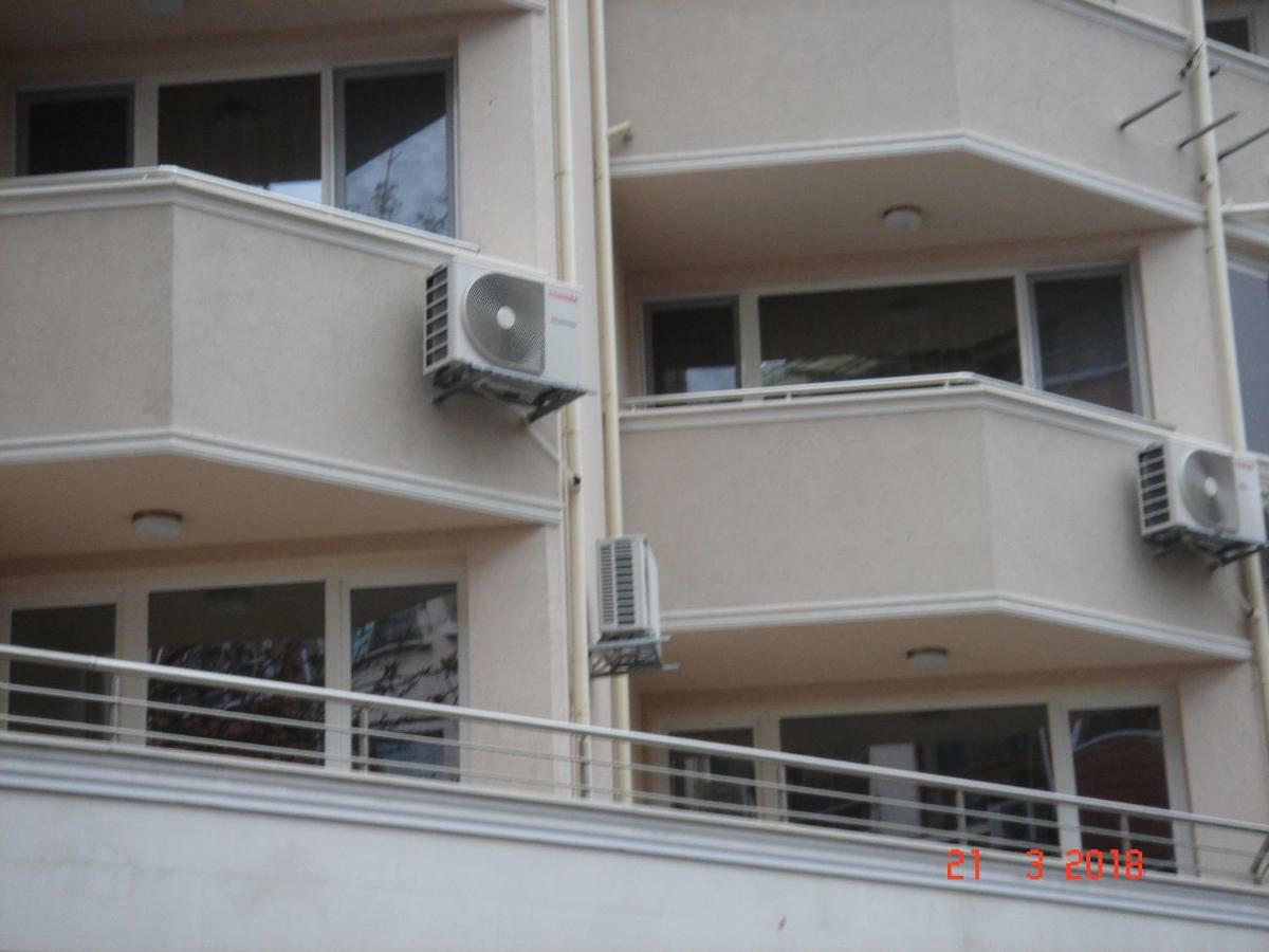 Apartment Deni Burgas Bagian luar foto