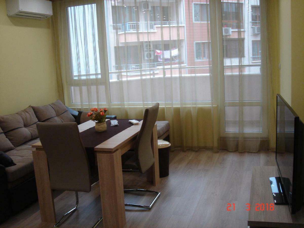 Apartment Deni Burgas Bagian luar foto