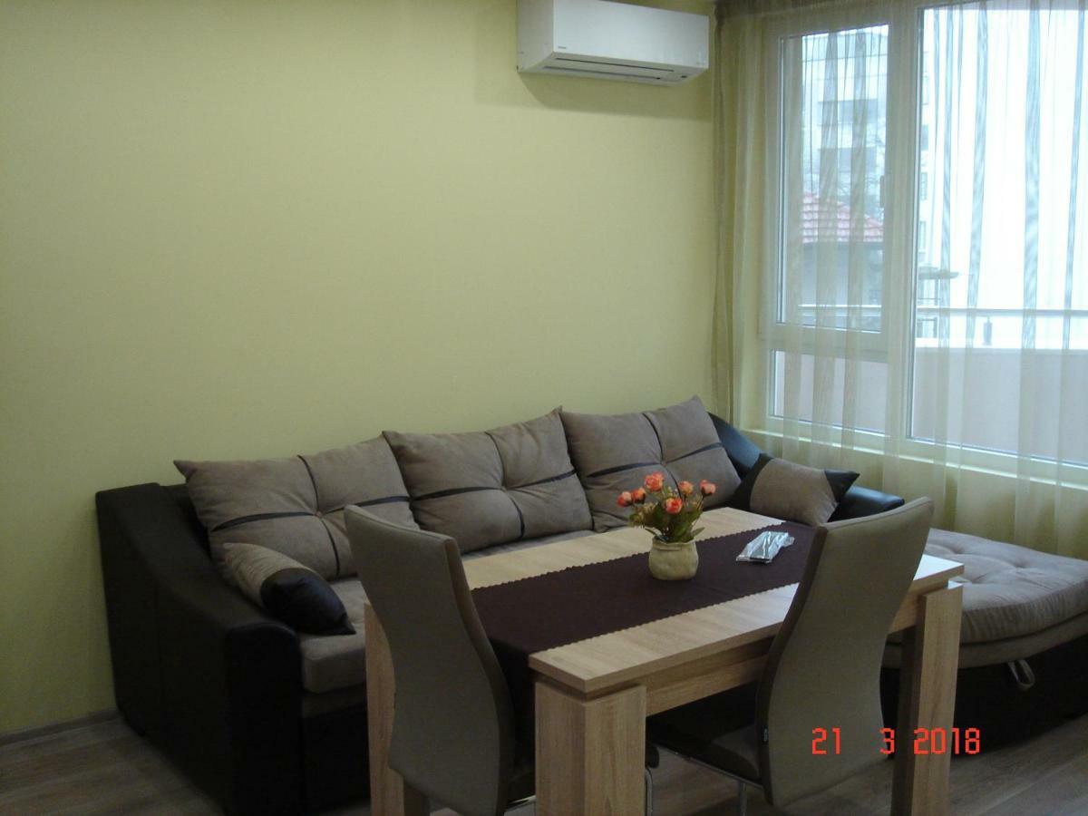 Apartment Deni Burgas Bagian luar foto