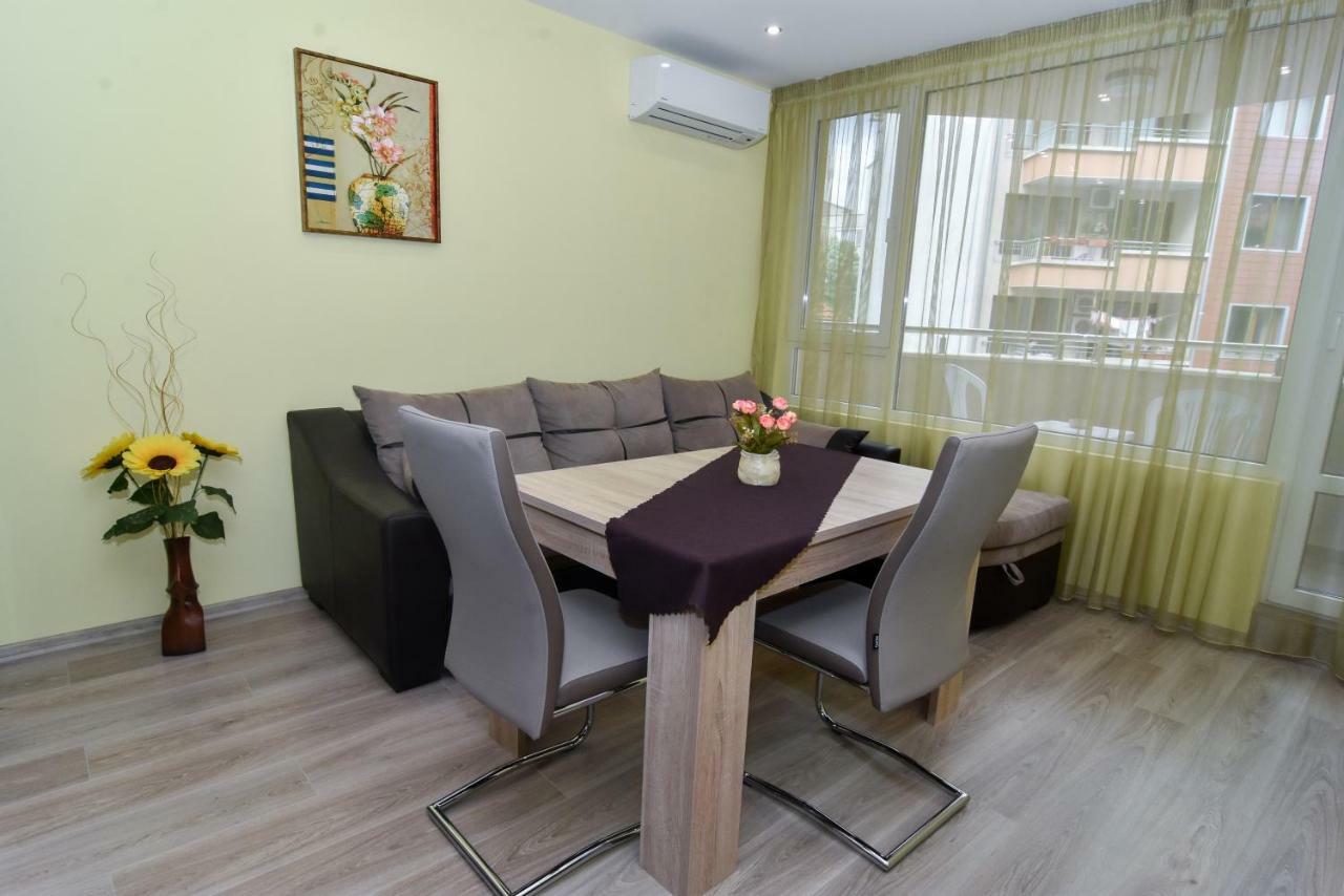 Apartment Deni Burgas Bagian luar foto