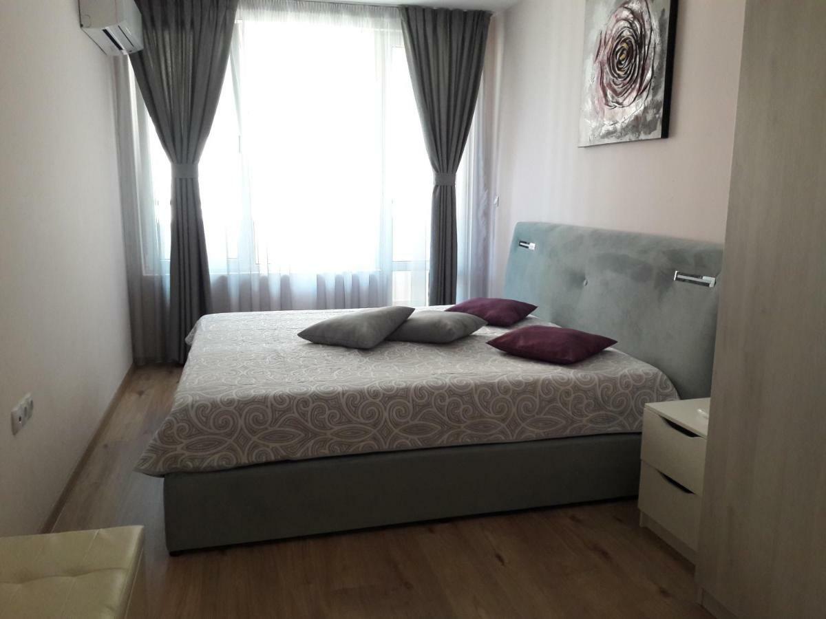 Apartment Deni Burgas Bagian luar foto