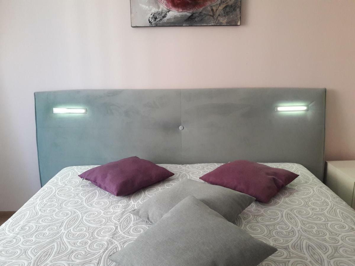 Apartment Deni Burgas Bagian luar foto